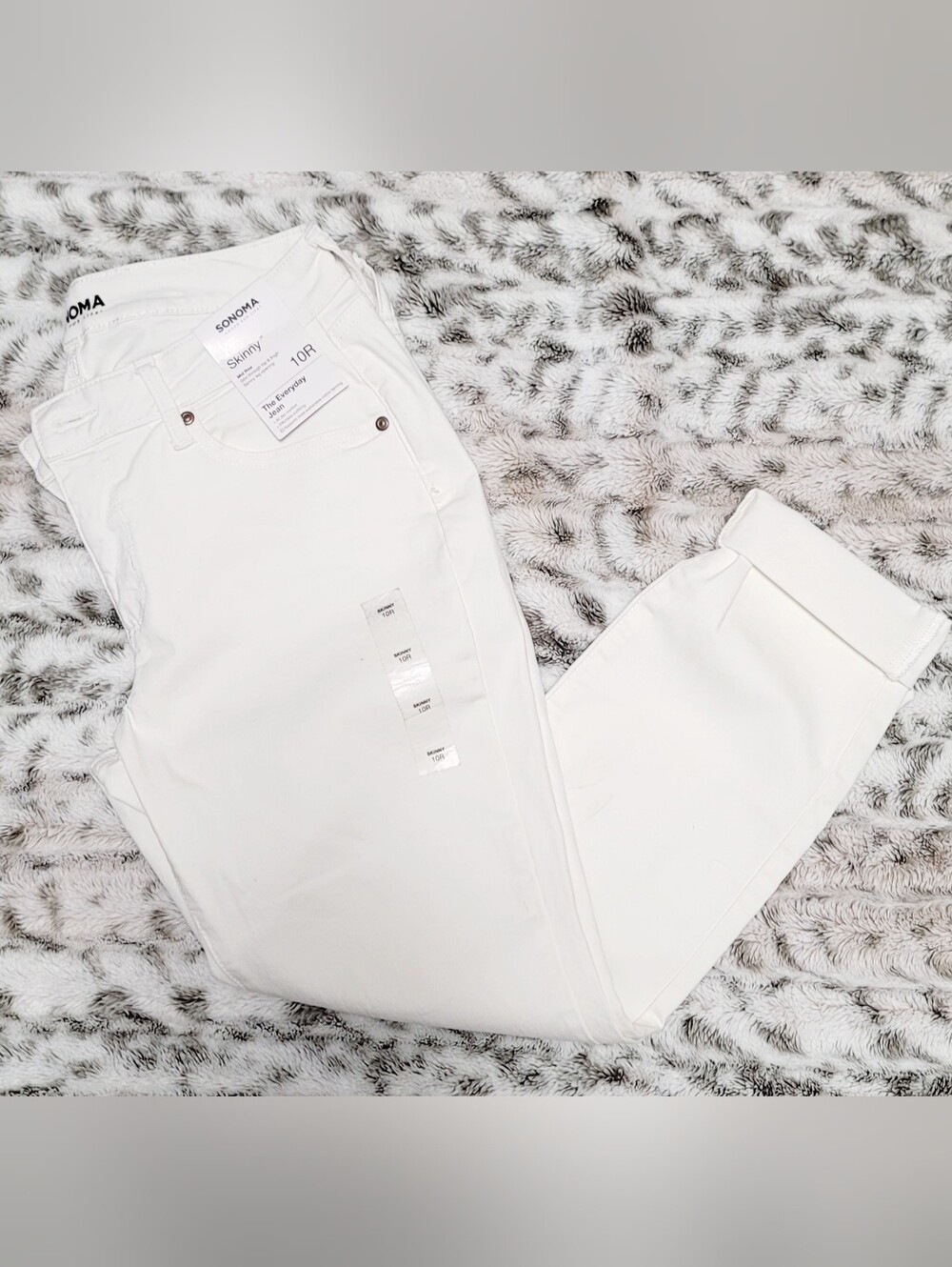 NEW Sonoma Women's Skinny Distressed Capri Mid Rise White Jeans